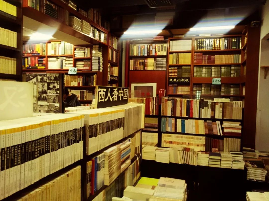 旧书店的下午：纸质书为什么还让人停下来