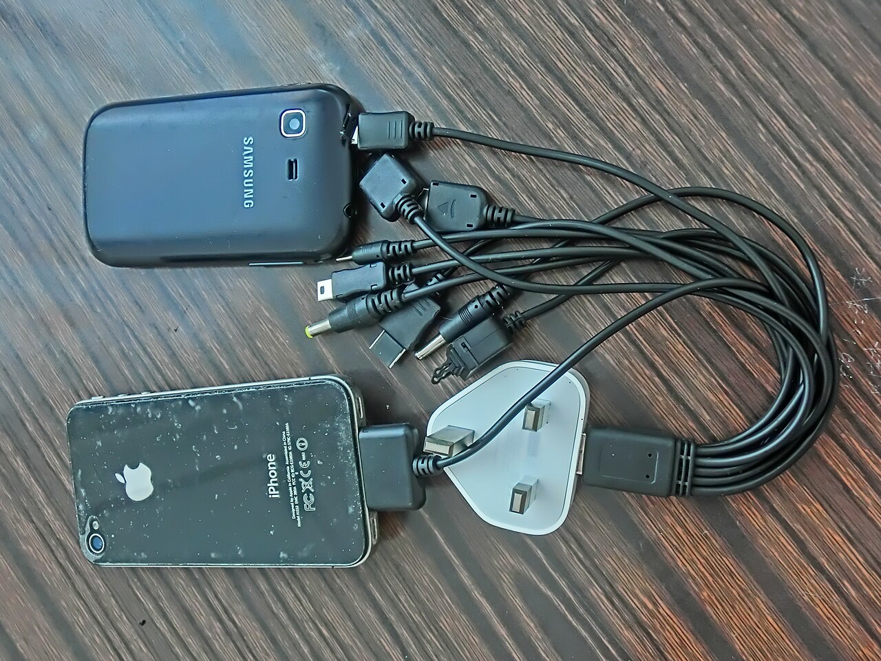 红魔12 Pro+把屏下前摄做到0.96mm,游戏手机终于不将就了(图1) 红魔12 Pro+把屏下前摄做到0.96mm,游戏手机终于不将就了(图1)