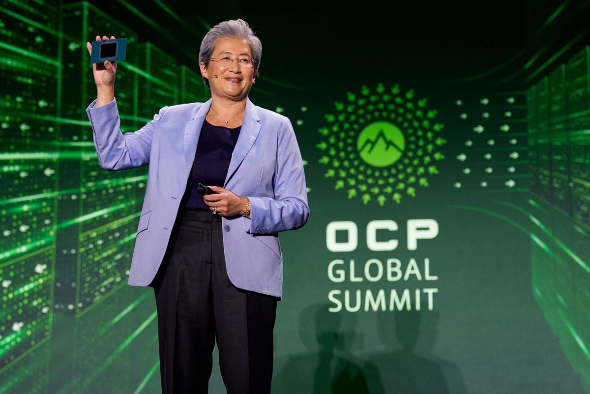 苏姿丰在OCP上亮出AMD下一代霄龙Verano,2027年才上市(图1) 苏姿丰在OCP上亮出AMD下一代霄龙Verano,2027年才上市(图1)
