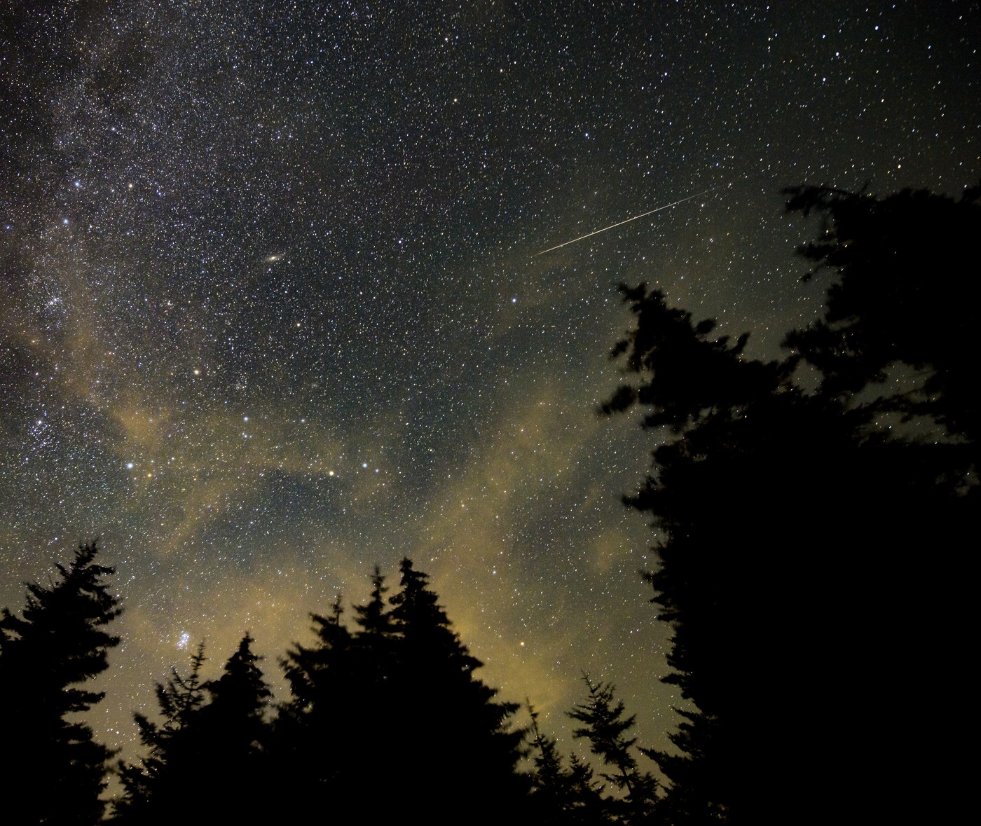 10月21日夜里抬头看,猎户座流星雨来了,但月亮不给面子(图4) 10月21日夜里抬头看,猎户座流星雨来了,但月亮不给面子(图4)