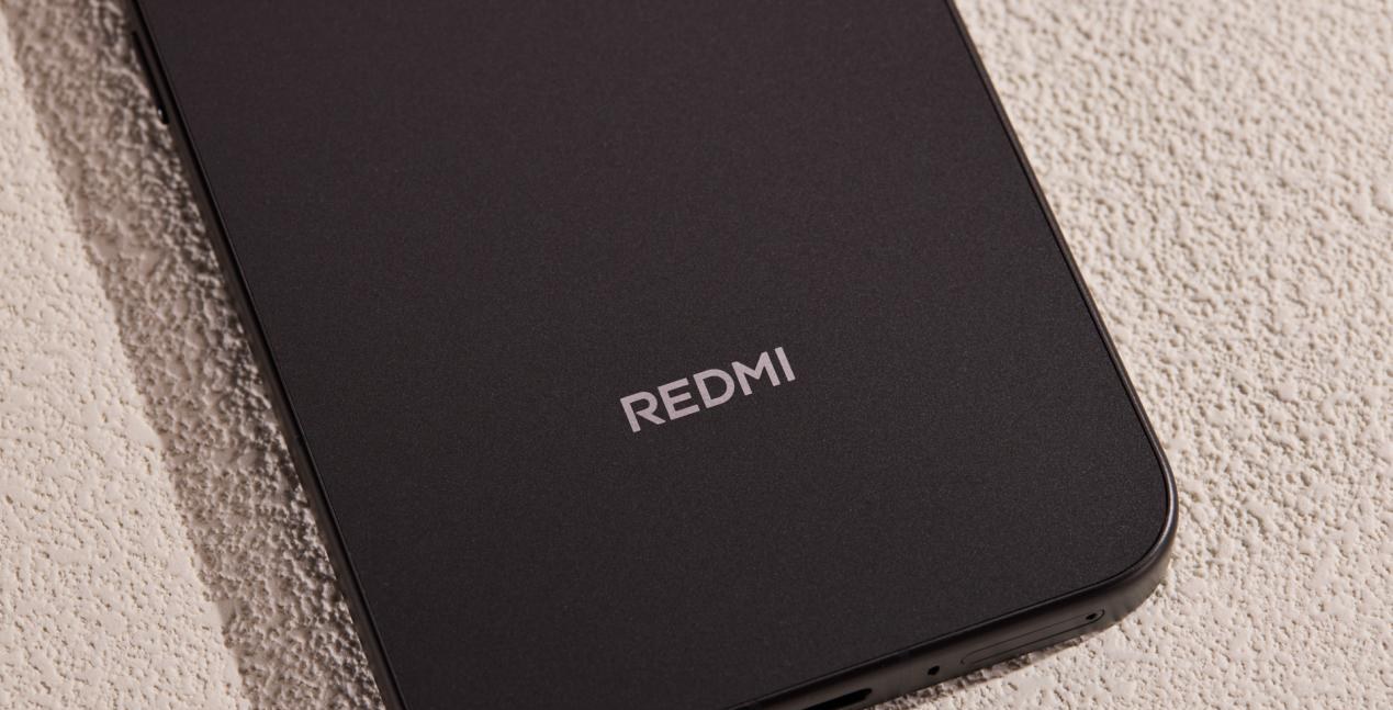 2999 元的 REDMI K100 塞了一万毫安时电池,我先替手腕担心一下(图4) 2999 元的 REDMI K100 塞了一万毫安时电池,我先替手腕担心一下(图4)